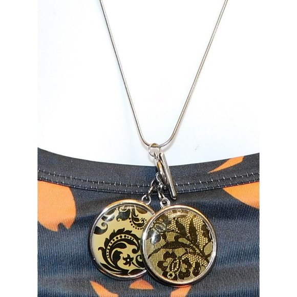 Lace Glass Pendant Necklace - Picture 2 of 7